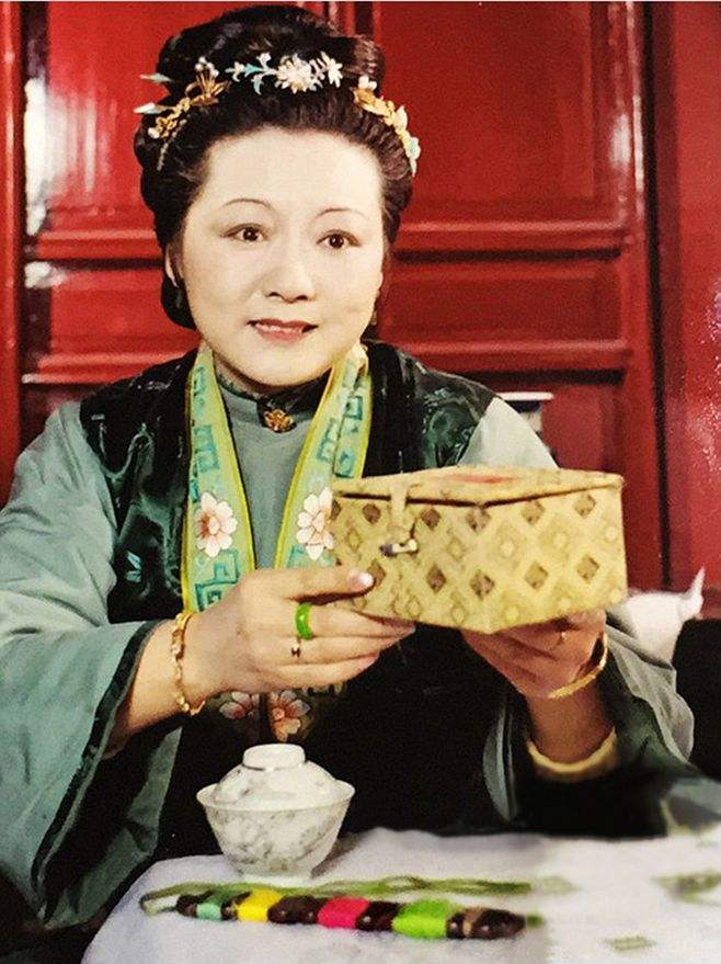 周瑞家的送宫花为什么最后给黛玉,红楼梦周瑞家送宫花给两姐妹