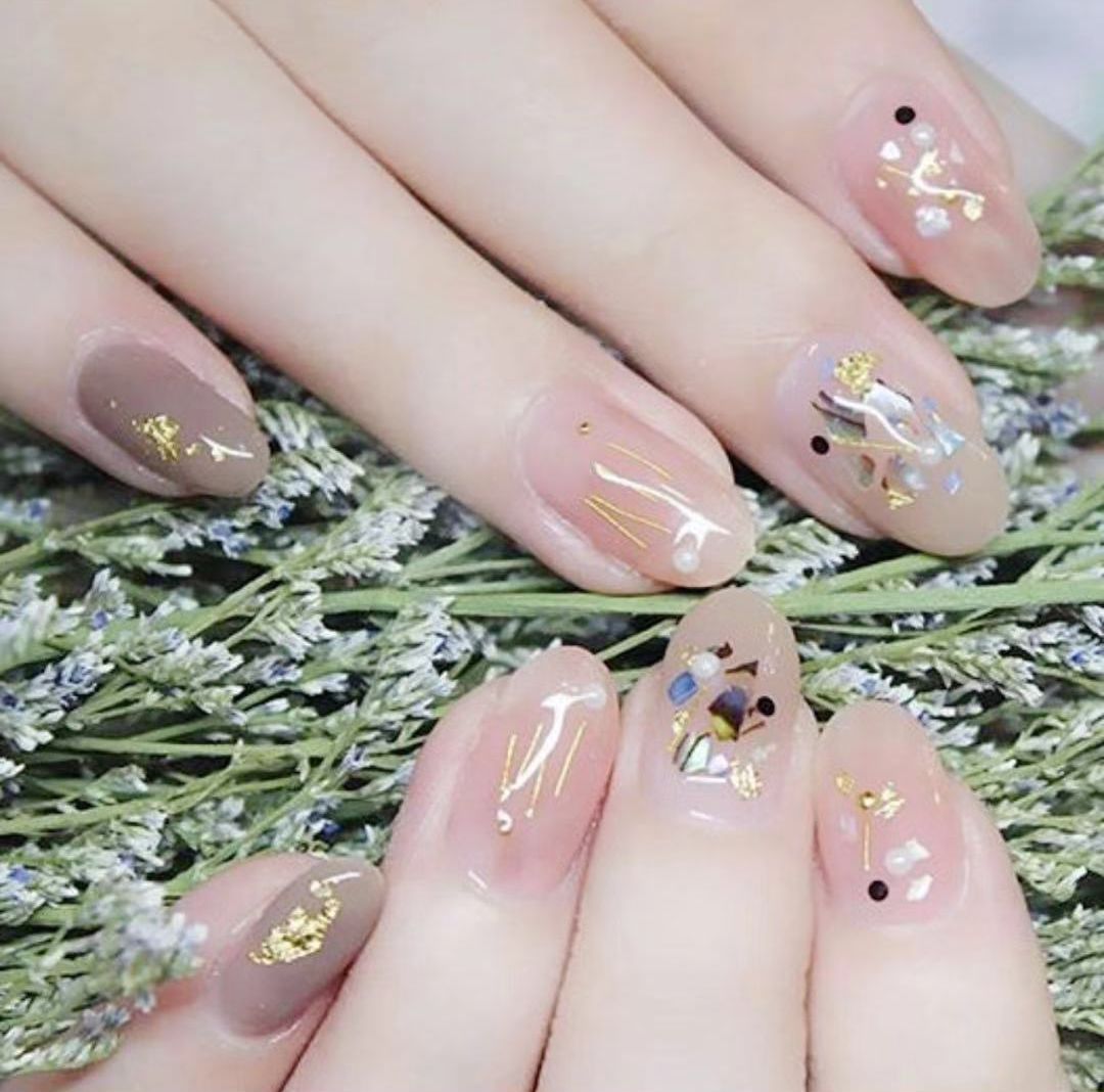 粉嫩渐变果冻唇,无美颜无滤镜的果冻甲