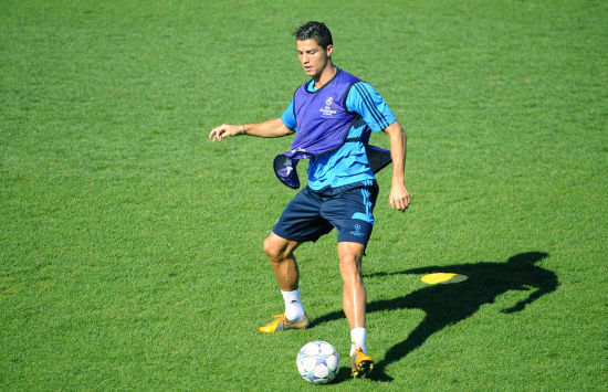 c罗回家的样子,c罗的2019年发型全过程