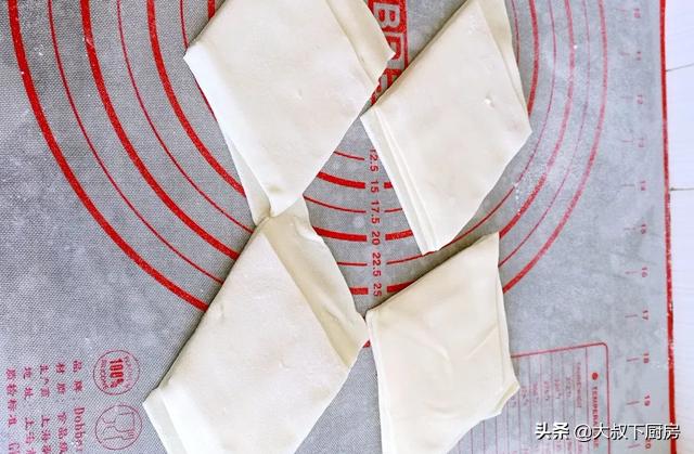 香菇胡萝卜木耳羊肉馅馄饨,大葱羊肉馅馄饨正宗做法