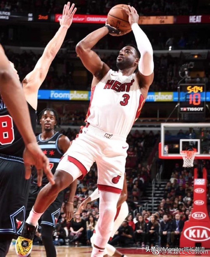 一夜火遍 ins，颜值与实力并存！她是最与众不同的球鞋女神