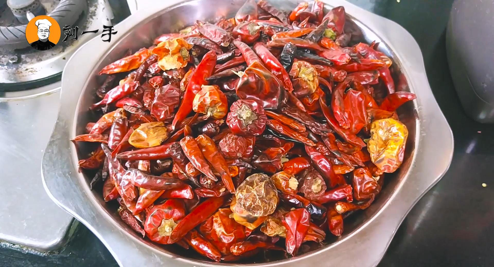 拌饭辣椒酱教学视频,教做下饭辣椒酱
