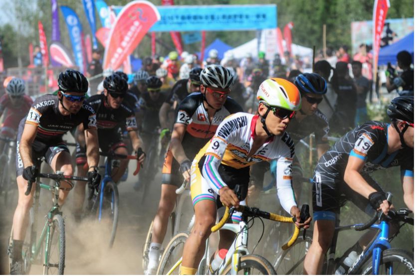 你选错了自行车，骑出去就像“夕阳红骑行队”