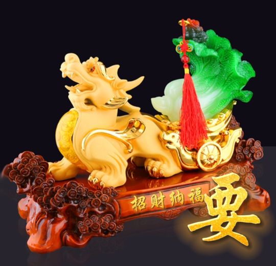 招财辟邪金色貔貅头像,背上有金元宝的貔貅招财纳福