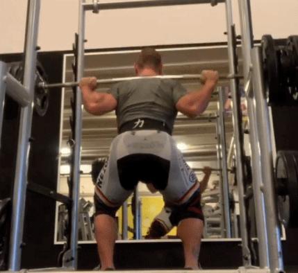 腿围76厘米，深蹲260公斤，竟然是一位自行车运动员