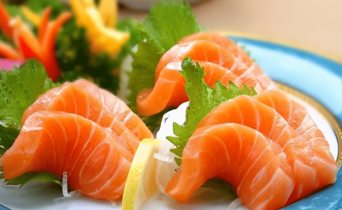 三文鱼新冠病毒官方辟谣,得新冠病毒能吃三文鱼吗