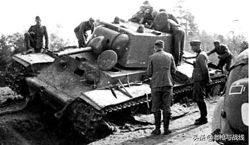 苏联KV系列重型坦克量产型号的演变和识别