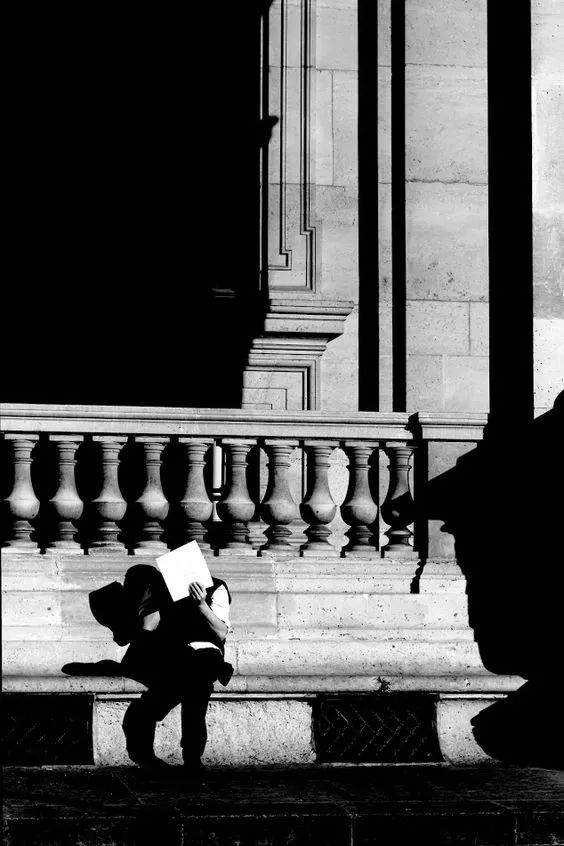 用一本小说讲透时间的秘密，生存的意义，这位作家的格局不止于此