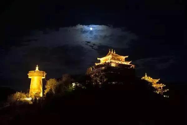 国庆旅游稻城亚丁自驾游最佳路线,国庆川西稻城亚丁风景区一日游