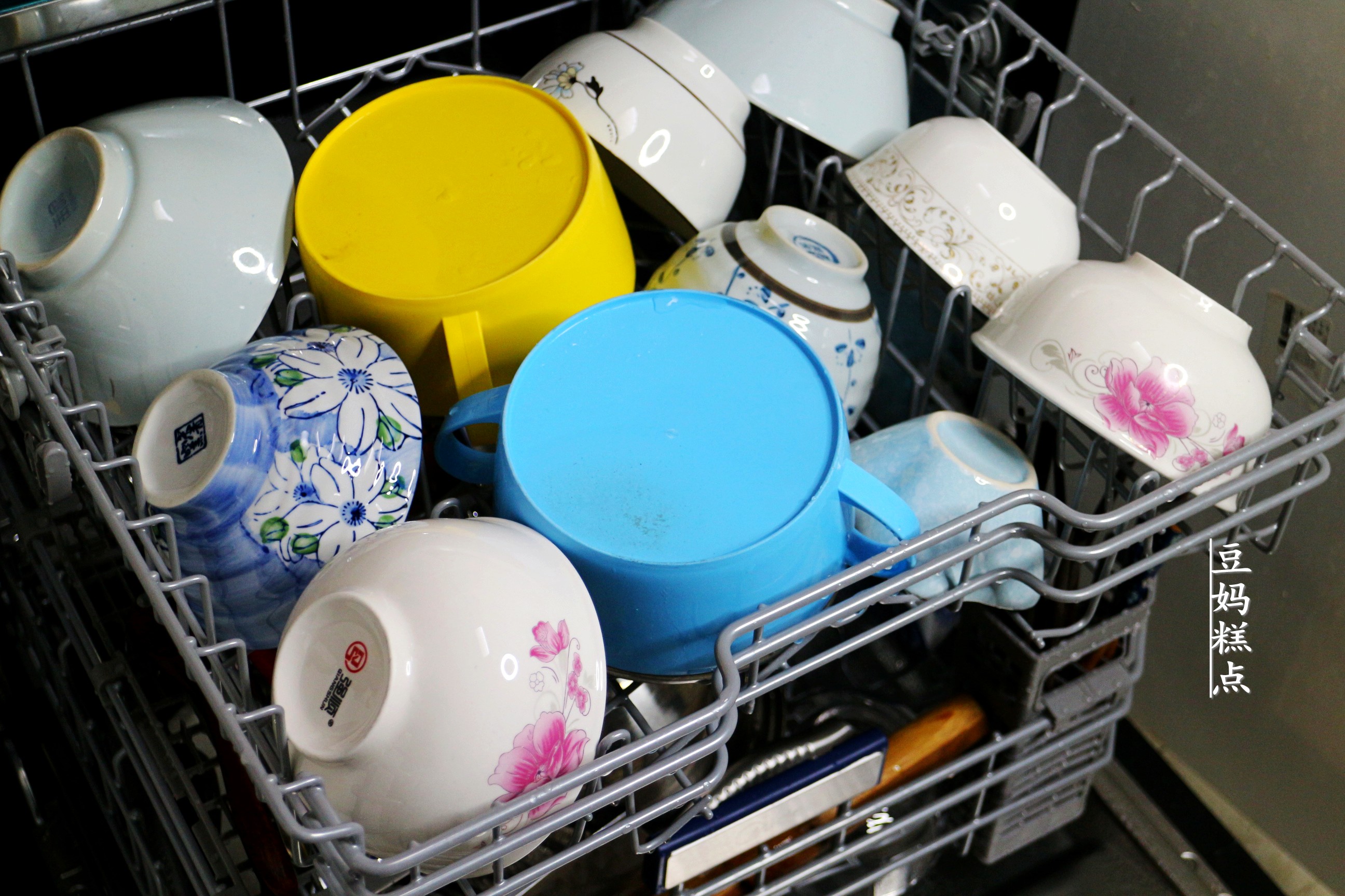 洗碗机到底有没有必要买,洗碗机好用吗到底值不值得买