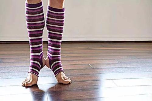 前后踮脚对腰椎的好处和坏处,经常踮脚能消除小腿肌肉吗