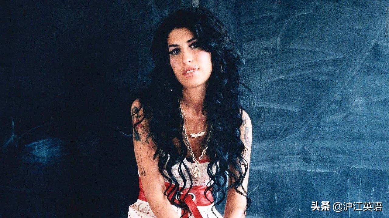 最时尚的2019年中年女装,2022年最流行的春天妆容