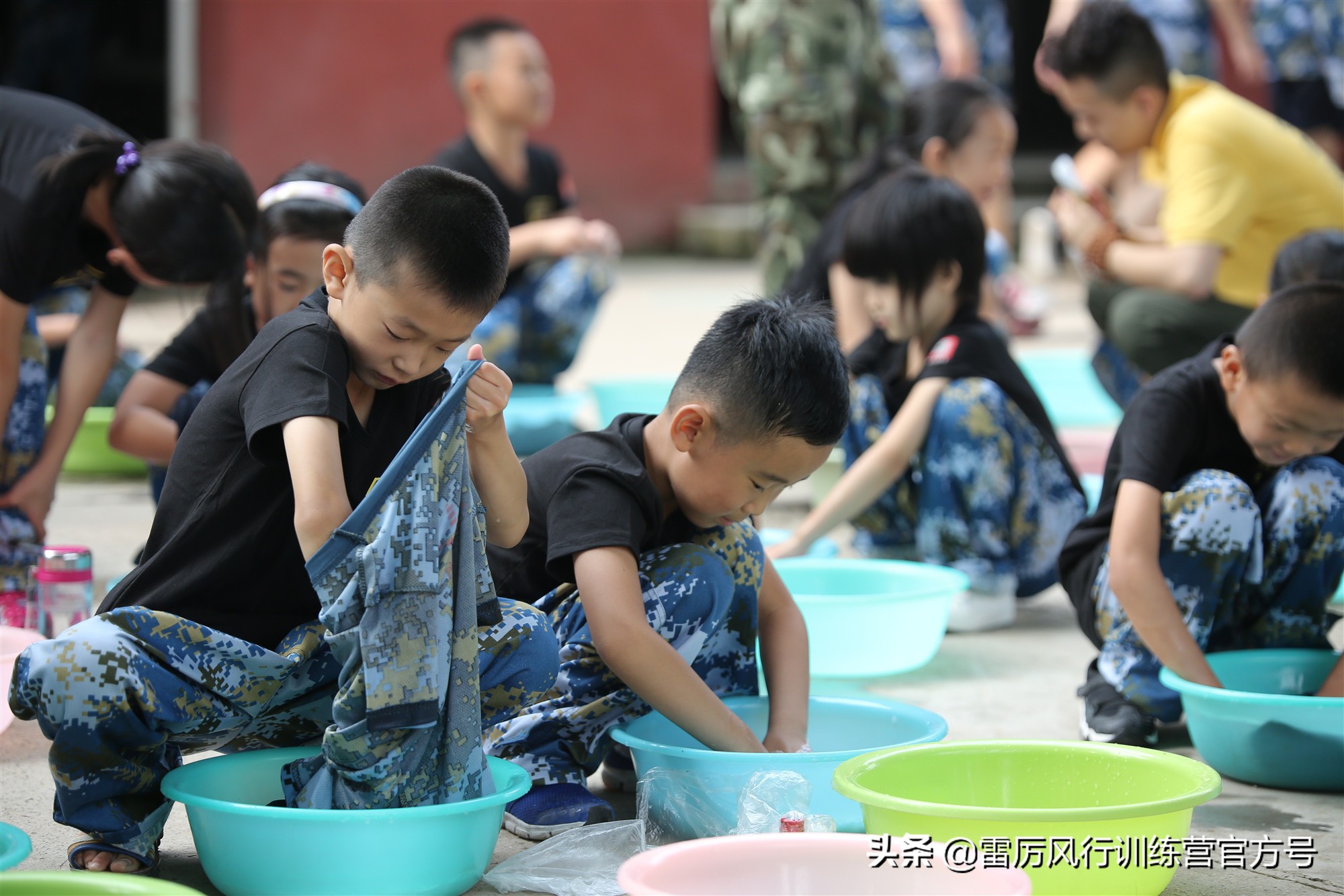 小孩太过于娇宠怎么办,父母对孩子的过分娇宠溺爱