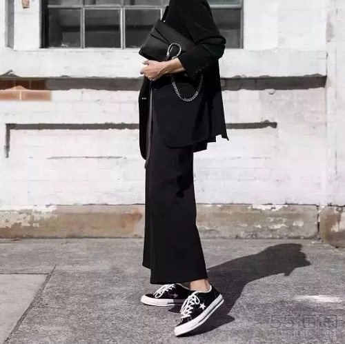 converse匡威米白色,converse匡威鞋子好刷吗