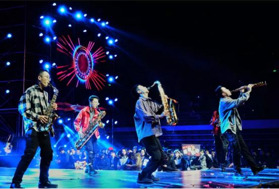 这所“魔法学校”火了!百年底蕴加持,走出200余位院士、多部影视剧来取景