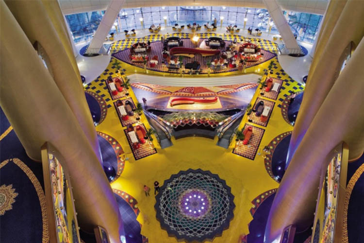 迪拜帆船酒店5万一天,迪拜帆船酒店不怕水涨吗