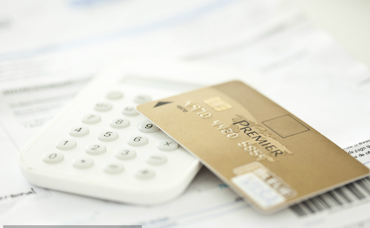 信用卡逾期收到律师函催款怎么办,信用卡逾期还不上法院传票怎么办