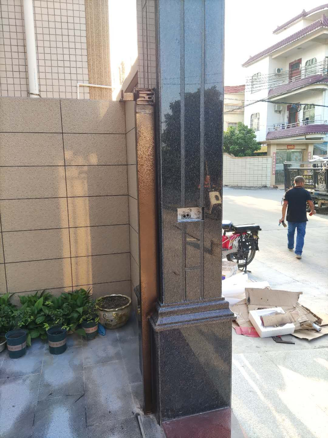 双开铝艺大门安装,双开铝艺大门