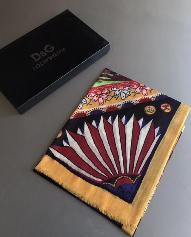 2020最流行的围巾秋冬款百搭,2020年流行的大牌围巾