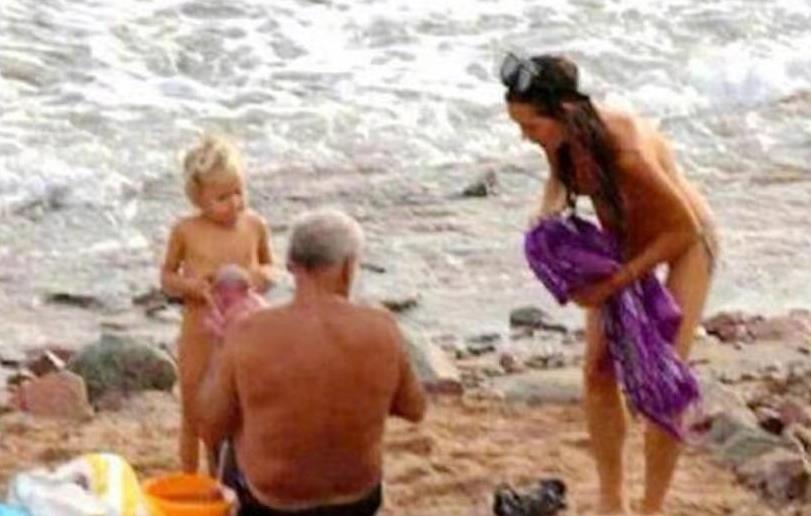 最强产妇走出产房,最霸气产妇生完孩子把老公打住院