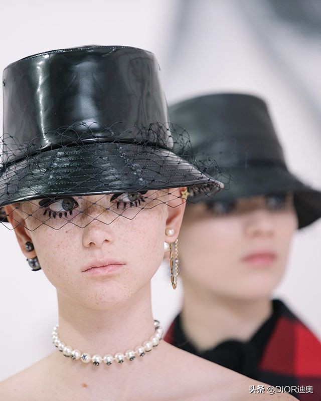 dior迪奥2019秋冬巴黎时装发布会,迪奥christiandior2020秋冬时装秀