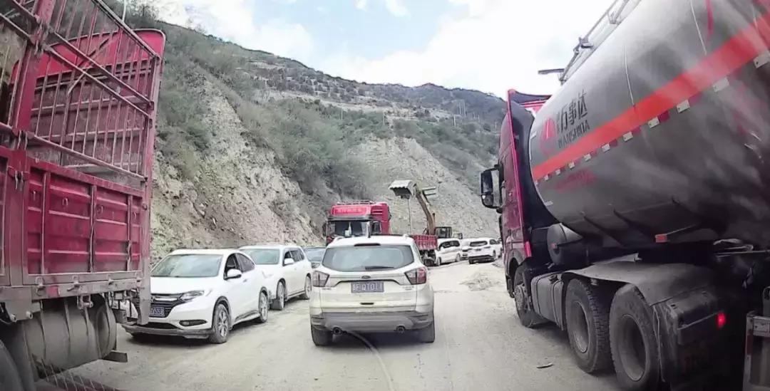 七八月份自驾川藏线路线图,川藏线七八月雨季包括哪些地方