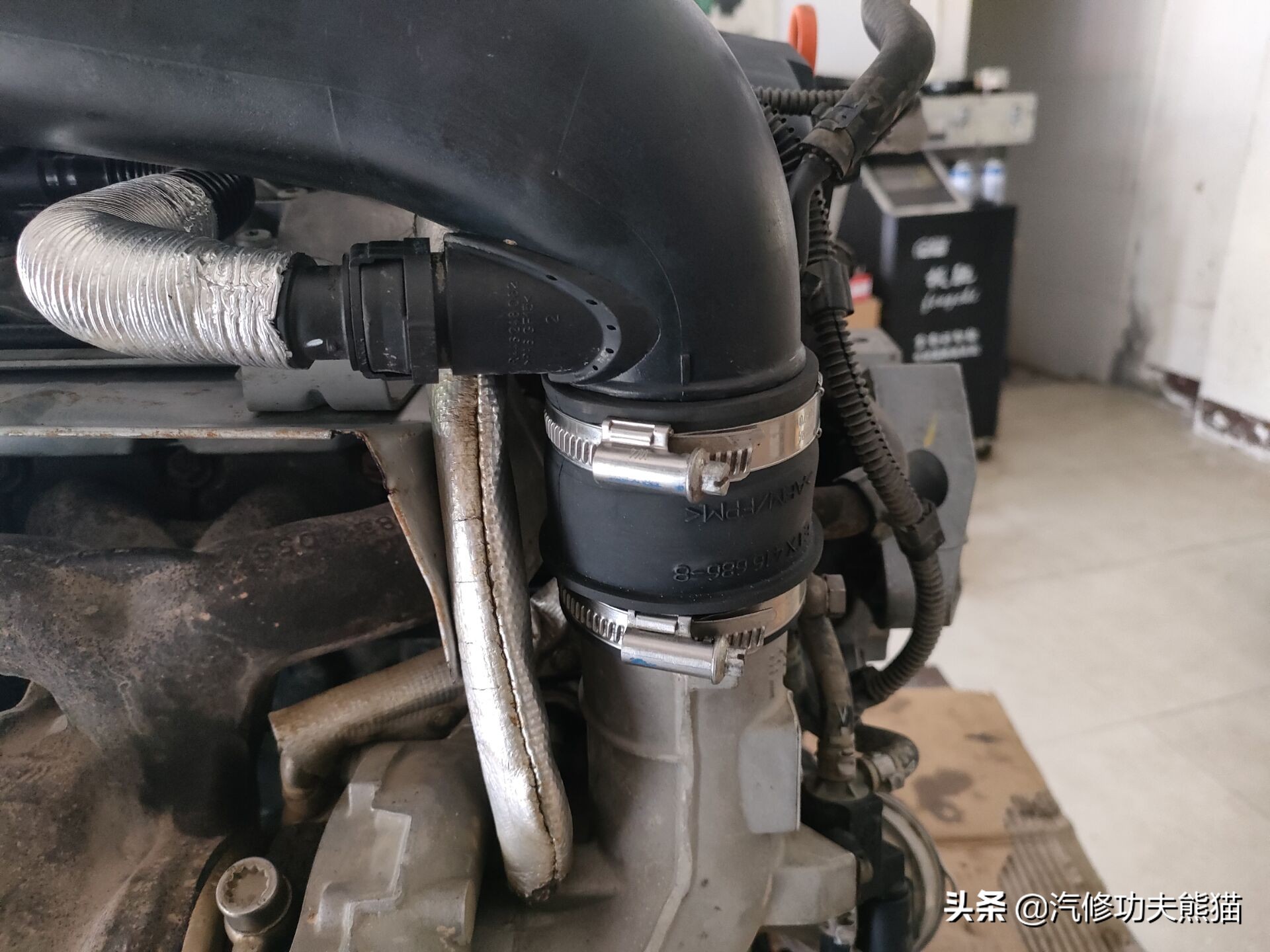 老途观发动机漏油维修,老途观涡轮增压器漏油维修多钱