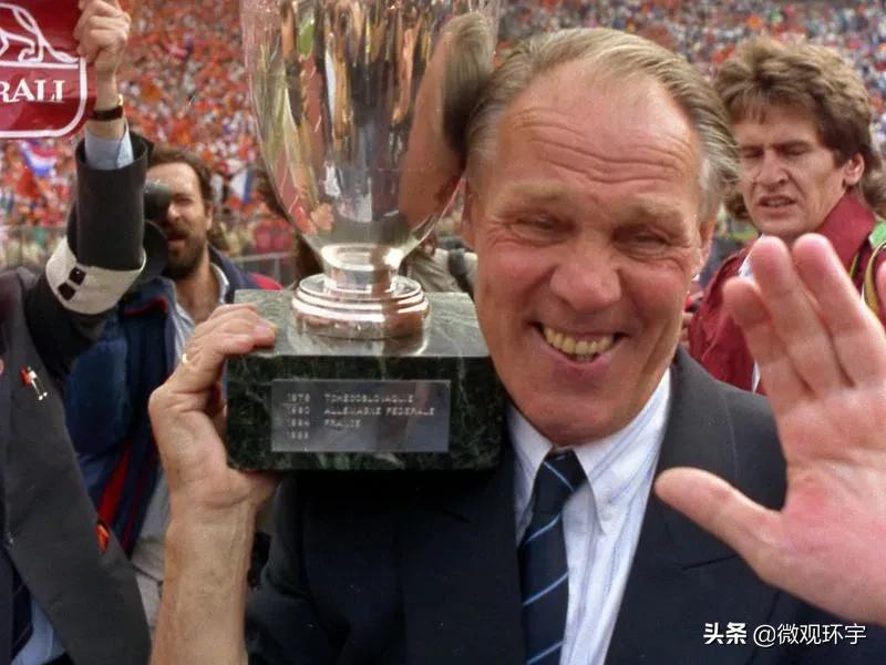 世界足球最不可思议的扑救,当今世界足球十大最强阵容