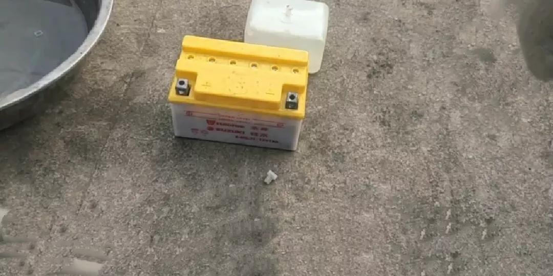 摩托车干电池充不了电怎么修复,摩托车电池充不进去电怎么修复