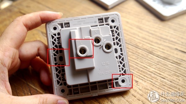 罗格朗开关插座内部结构如何组装,施耐德罗格朗西蒙哪个性价比高