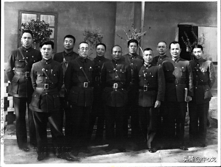 看《大决战》角色之间的称谓，再说国民*党**军人的社交伦理