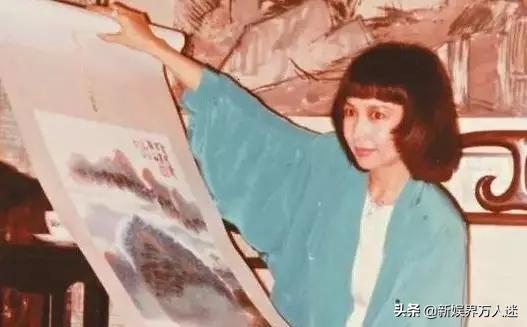 这才是现实中的女王！亚洲*星艳**退圈搞卫星，曾让千个男人拜倒裙下