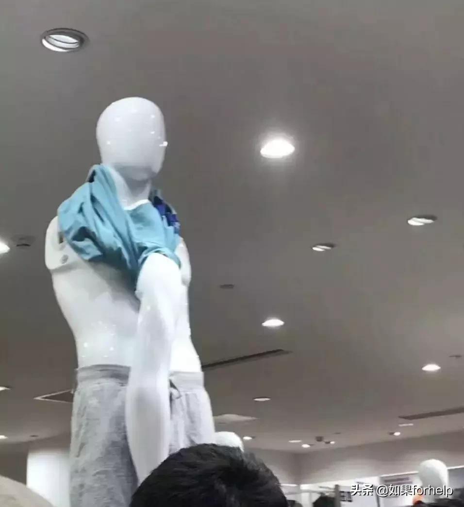 为什么优衣库的衣服被疯抢,哄抢优衣库