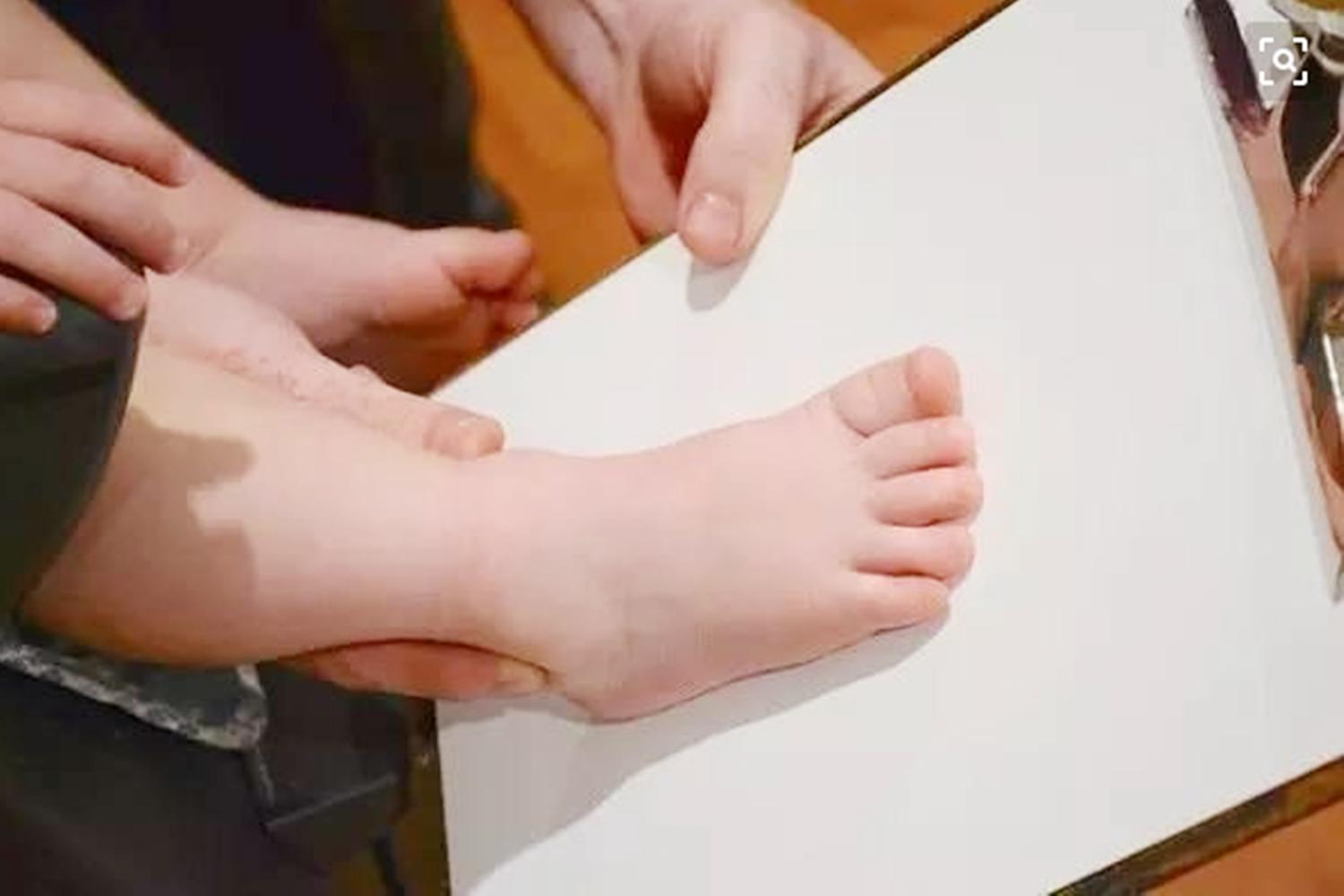 现在的小孩脚普遍偏大吗,现在的小孩脚都很大