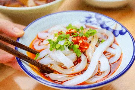 勾芡是用淀粉好还是面粉好,勾芡玉米淀粉与面粉的区别