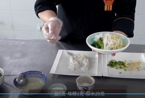 秦镇米皮调料水怎样配合适,秦镇米皮调料水味精比例