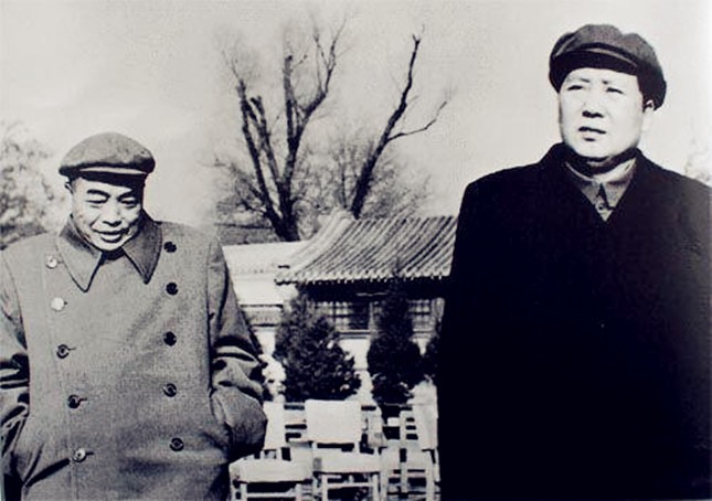 1952年朝鲜战事正紧，彭德怀不回国治病，陈赓向中央“告他一状”