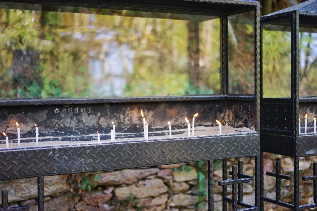 据说塞尔丘克的山坡上的许愿墙很灵验，好多土耳其人来此许愿