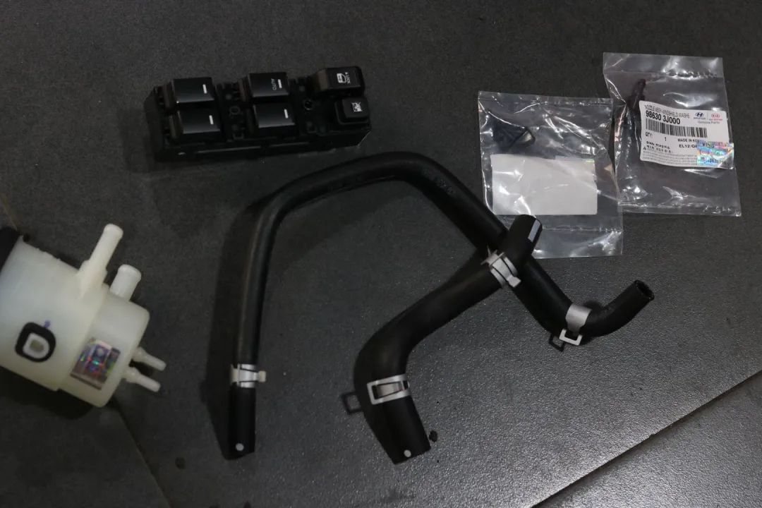 怪兽修车：翻新“老旧状态”的11年起亚索兰托，15万公里重回巅峰