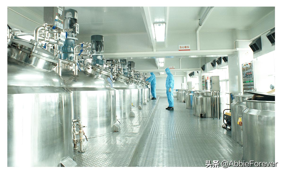 超模米兰达可儿生活照片,40岁超模米兰达可儿四胎多大了