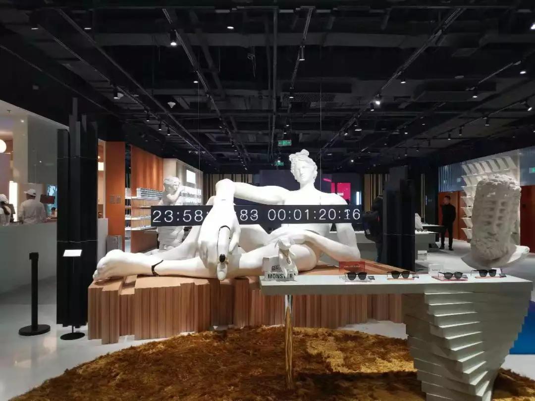 探店SKP-S:S式换挡，脱下古装，拥抱新青年|新商业