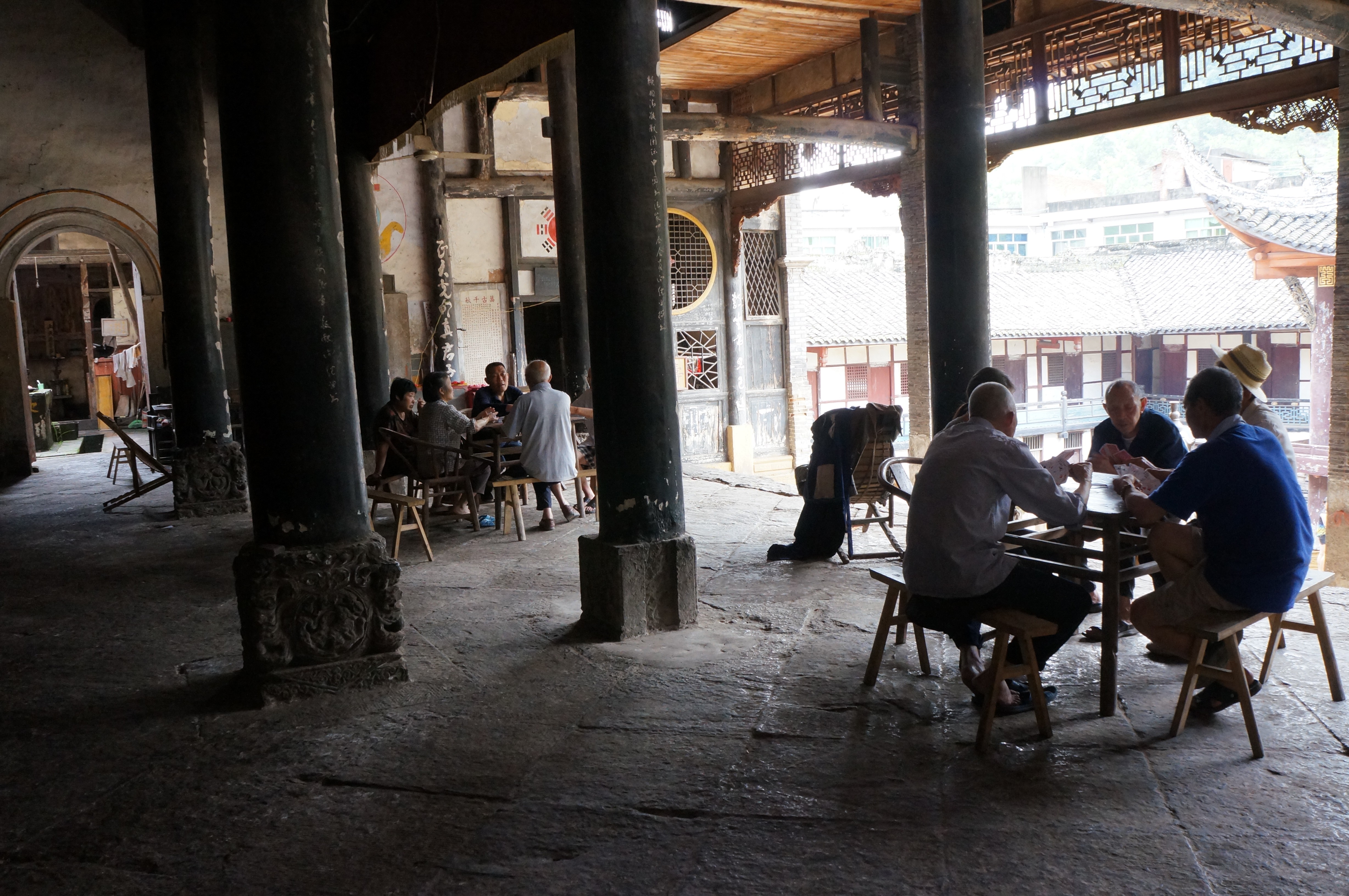 成都附近的古镇最值得去的是哪个,2022春节成都周边有年味的古镇