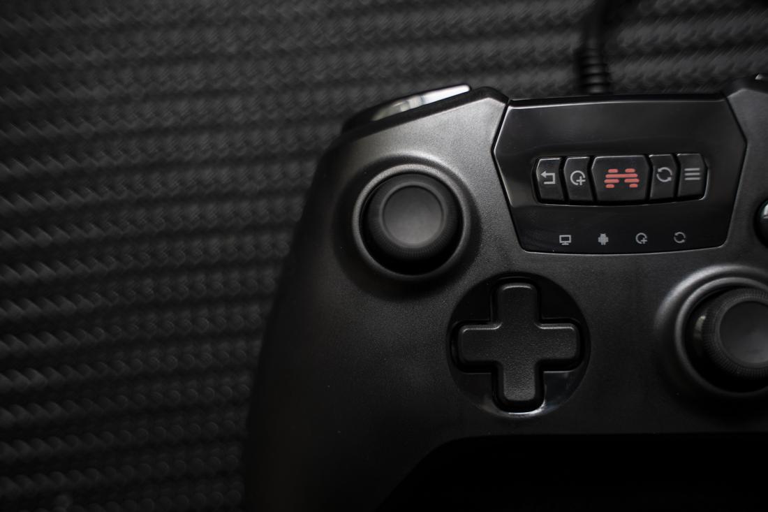 吃鸡外设手柄推荐北通g2,英雄联盟手游外设北通手柄