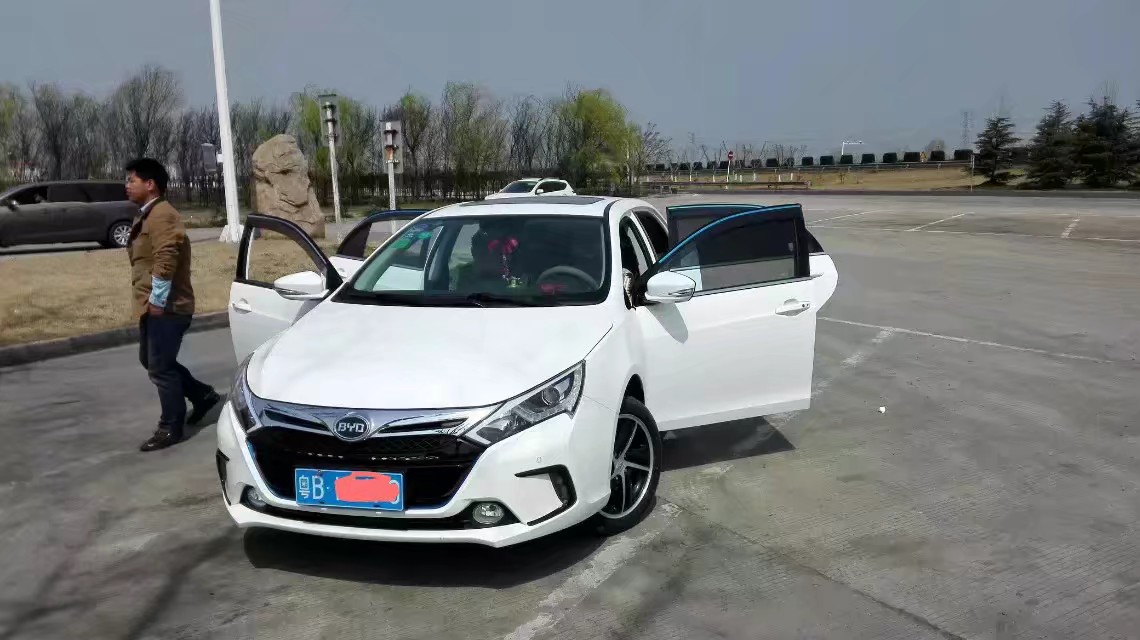 二手货运电动面包车价格,想买一台面包车