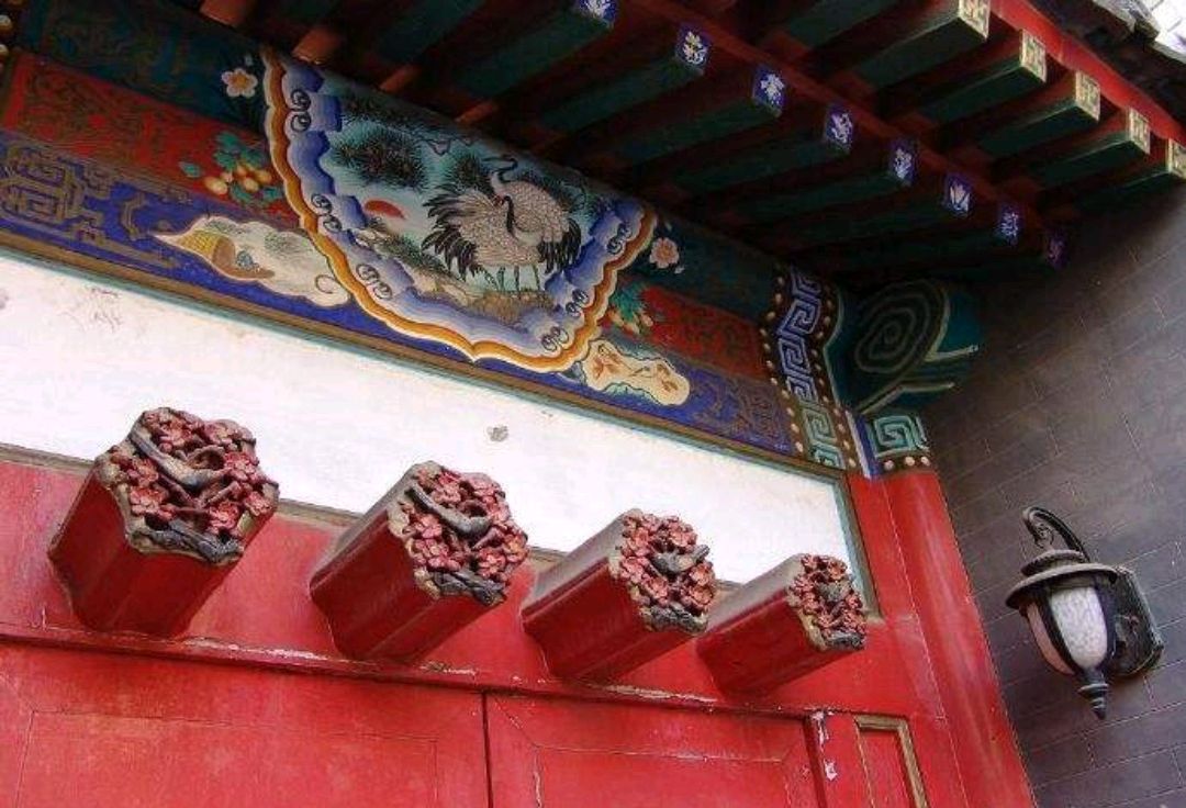 古代大门为什么往里开,古代大门深度要求