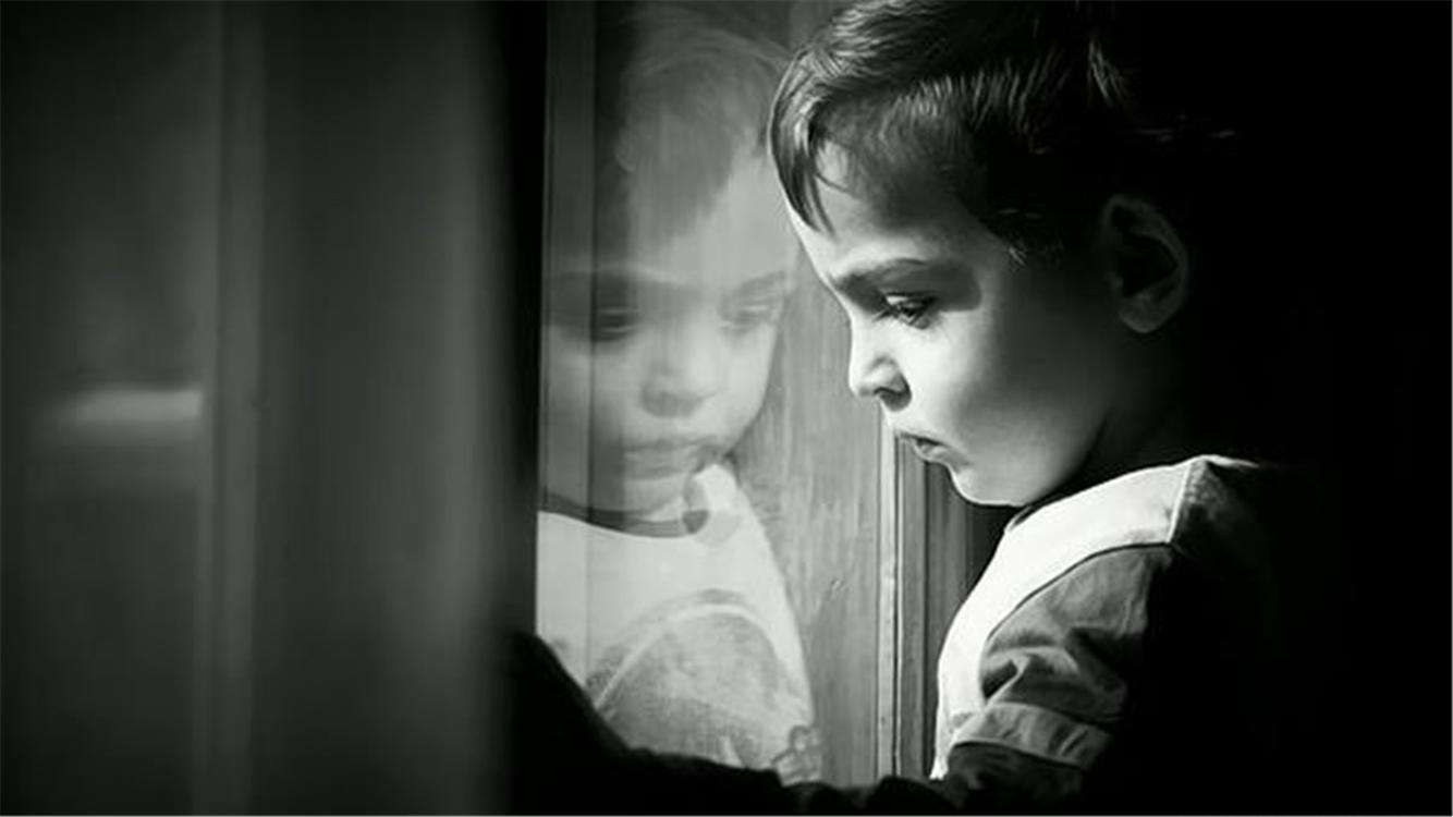 小孩一害怕就出汗怎么回事,儿童一紧张手就出汗是什么原因