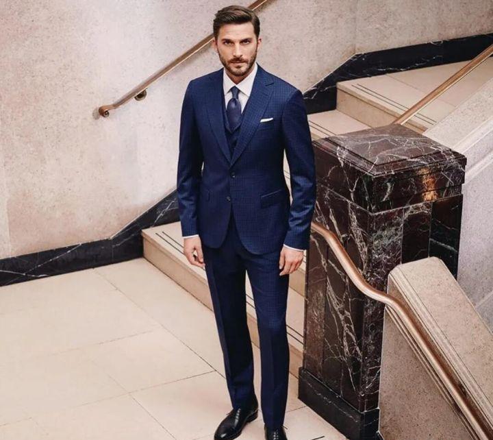 个子矮怎么穿西装好看,小个子穿格子西装搭配各种穿法