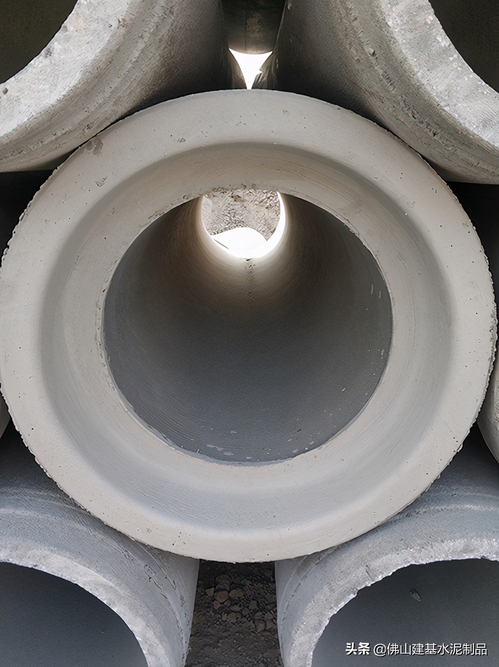 水泥管出现环裂是什么原因,水泥管有裂纹怎么修复