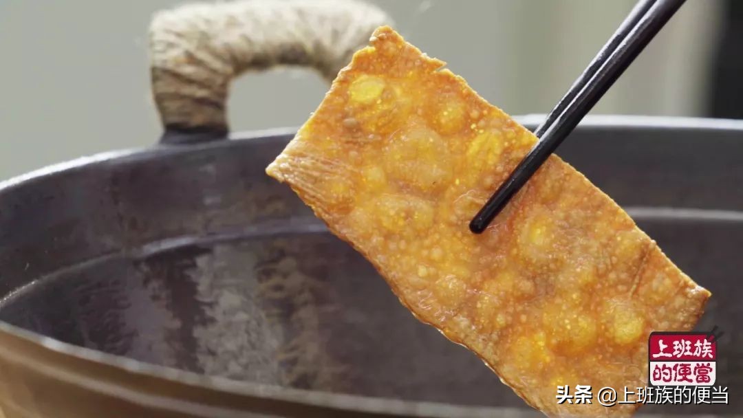 广西柳州螺蛳粉汤底是什么做的,螺蛳粉最简单做法懒人必备