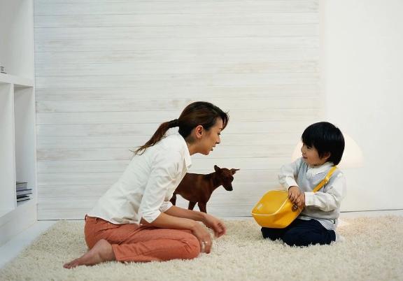 四岁宝宝啃手指甲脚趾甲怎么回事,四岁宝宝啃脚指甲怎么回事